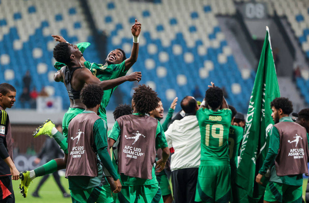 半岛体育网站入口-勒沃库森客场险胜对手夺得关键三分的简单介绍