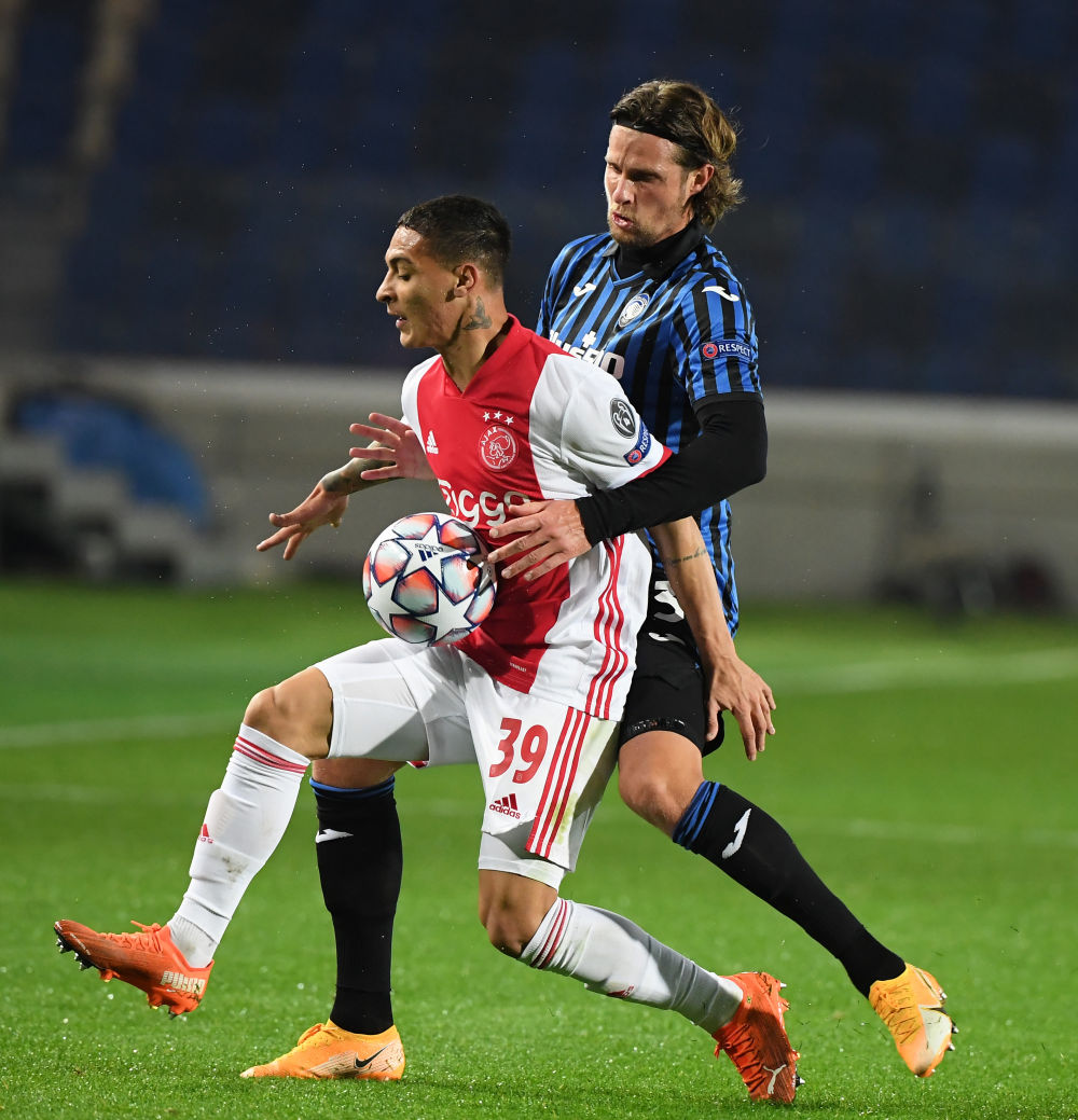 关于阿贾克斯客场战平亚特兰大,晋级希望渺茫的信息 关于阿贾克斯客场战平亚特兰大,晋级希望渺茫的信息