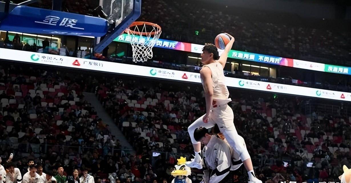 全明星比赛场景热血激昂，球员逐梦不忘初心的简单介绍