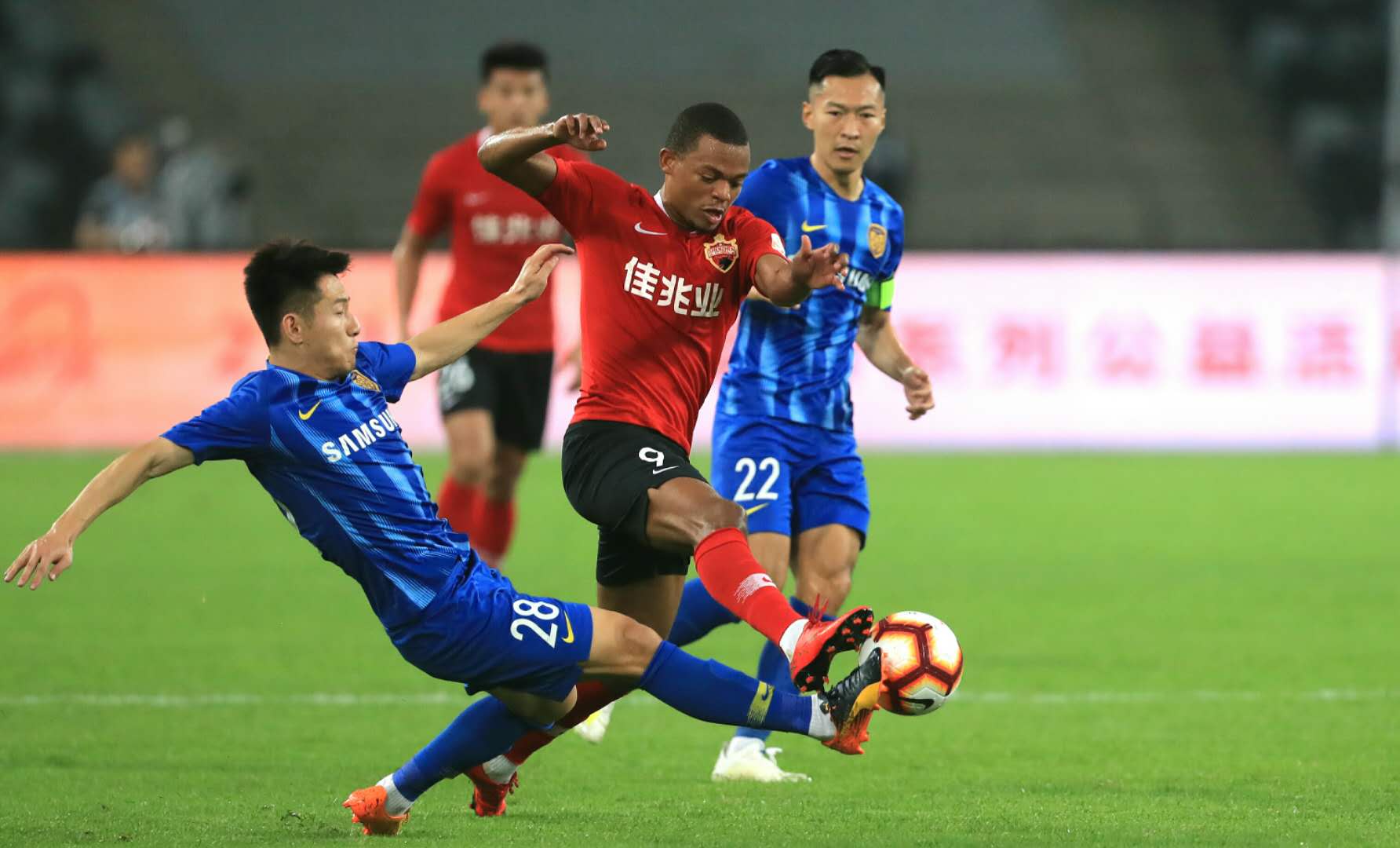 半岛体育app下载地址-深圳佳兆业主场取分，实现关键胜利的简单介绍