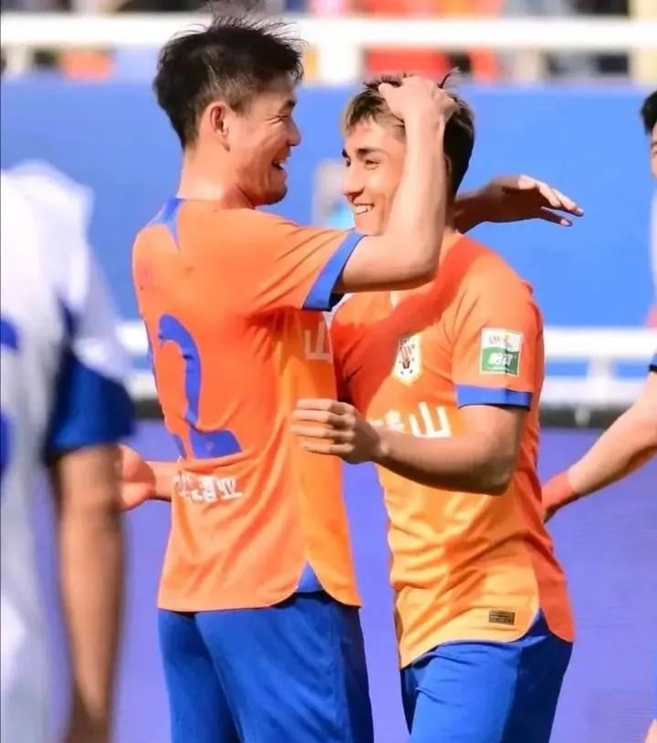 半岛体育网页版-队友间的默契配合带领球队连续取得胜利