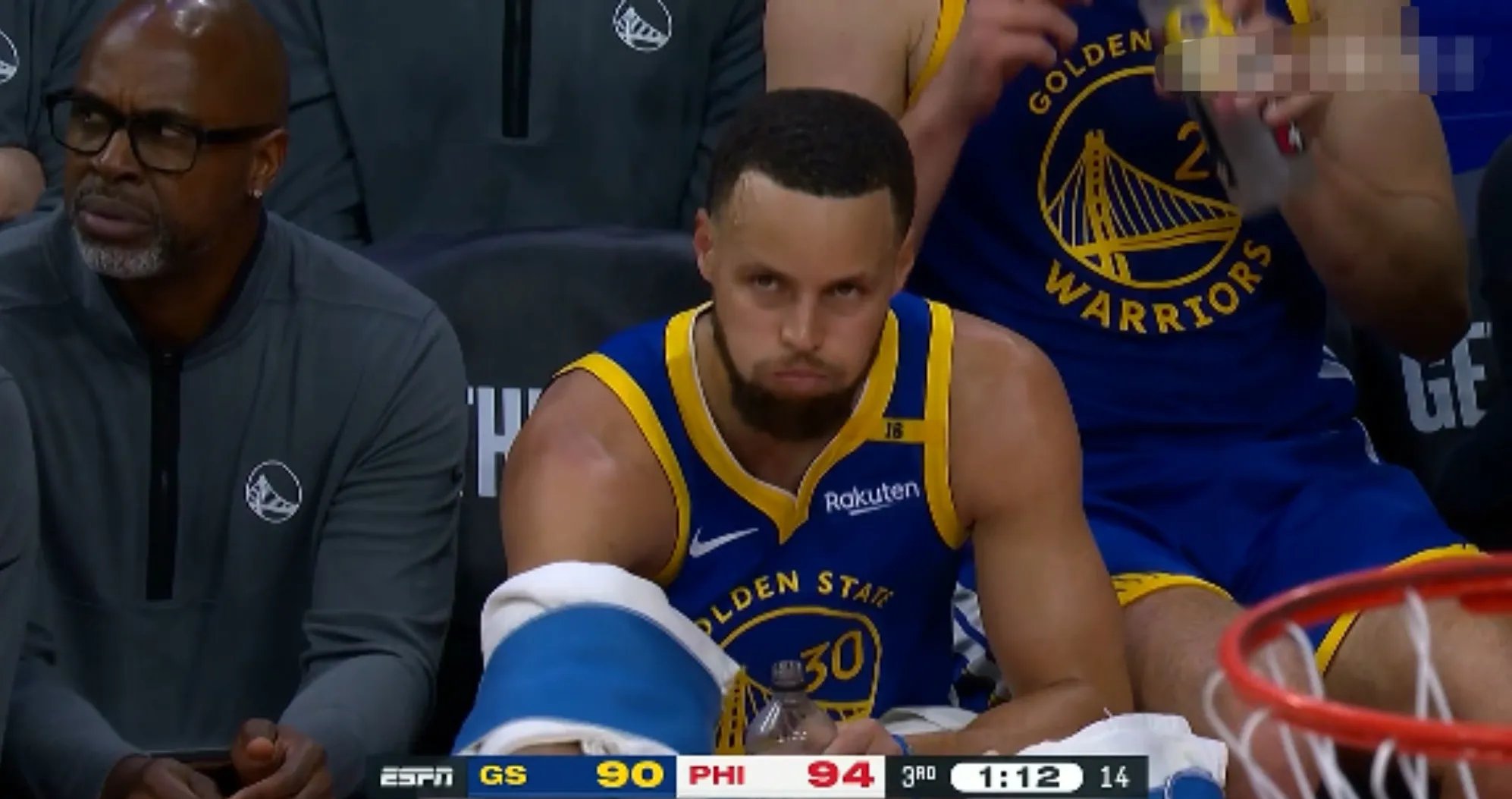 勇士再负爵士,库里状态下滑引关注 勇士再负爵士,库里状态下滑引关注