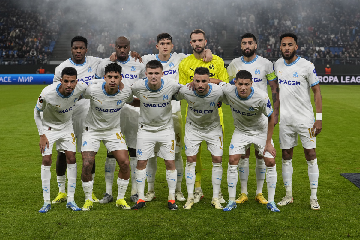 皇马门将出色表现,帮助球队逆转胜利 皇马门将出色表现,帮助球队逆转胜利