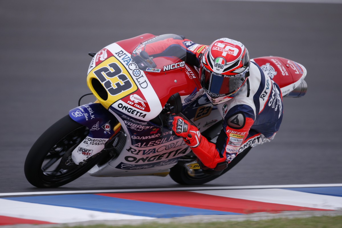 阿根廷选手奋勇争先,一路领先 阿根廷选手奋勇争先,一路领先