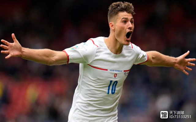 半岛体育app下载地址-纳米比亚女足士气高涨，备战精彩一战