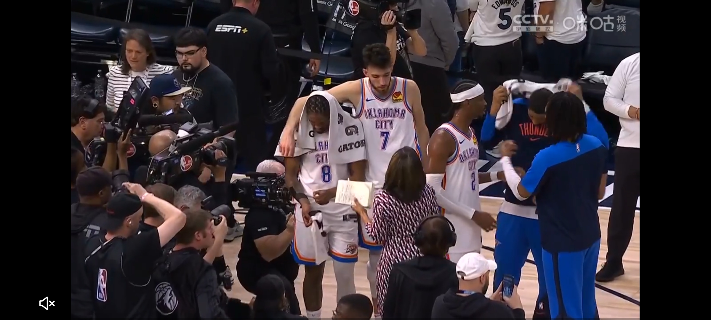 雷霆主场击败太阳,保罗砍下25分 雷霆主场击败太阳,保罗砍下25分