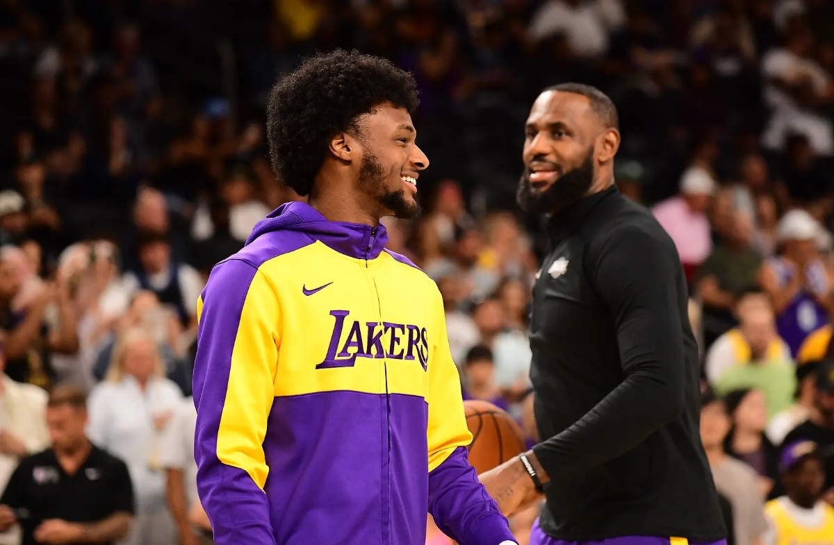 半岛体育网站入口-湖人主场大胜雄鹿，戴维斯伤愈复出令人眼前一亮的简单介绍