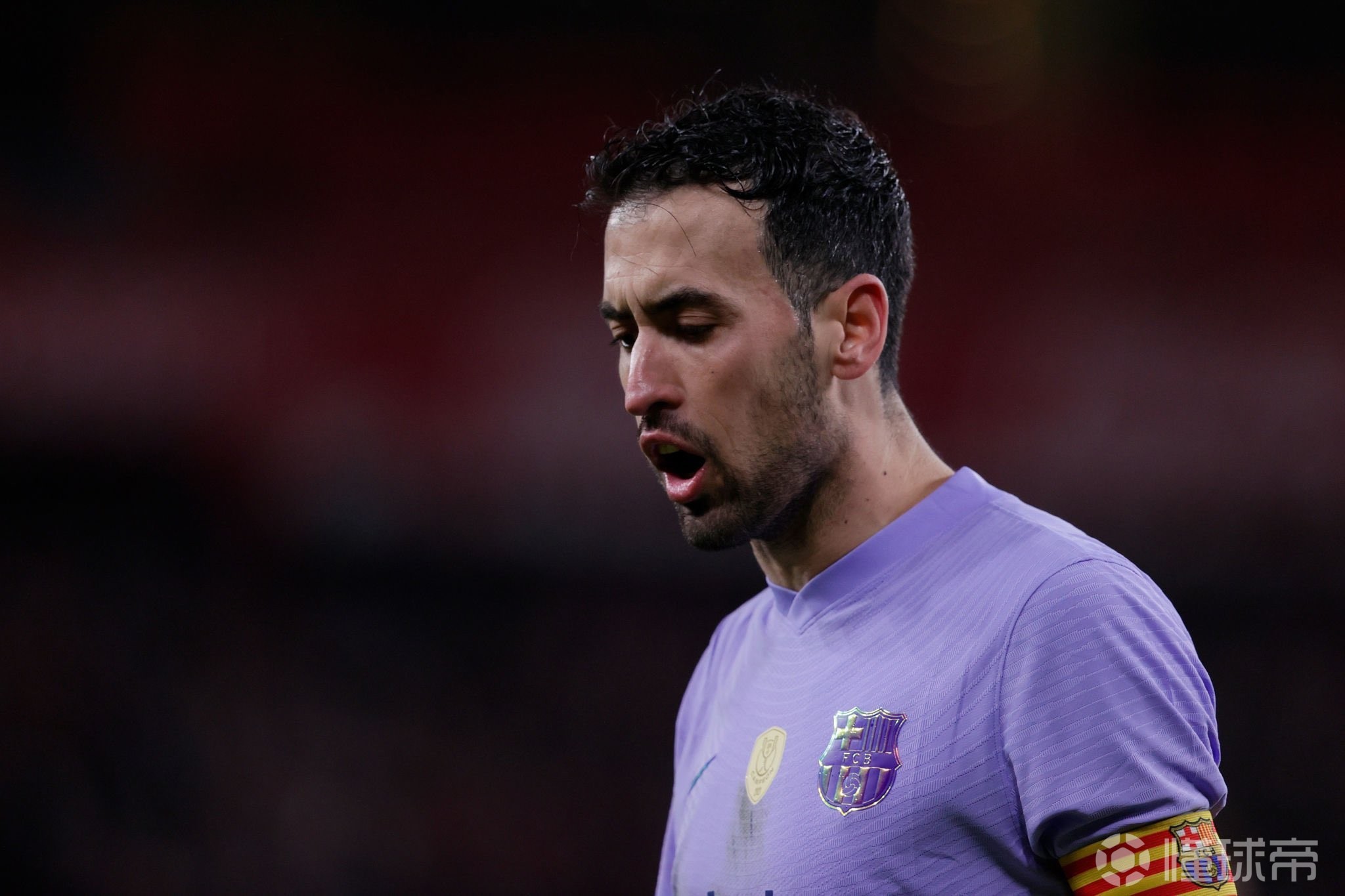 包含阿拉维斯客场战平，继续保持不败纪录的词条