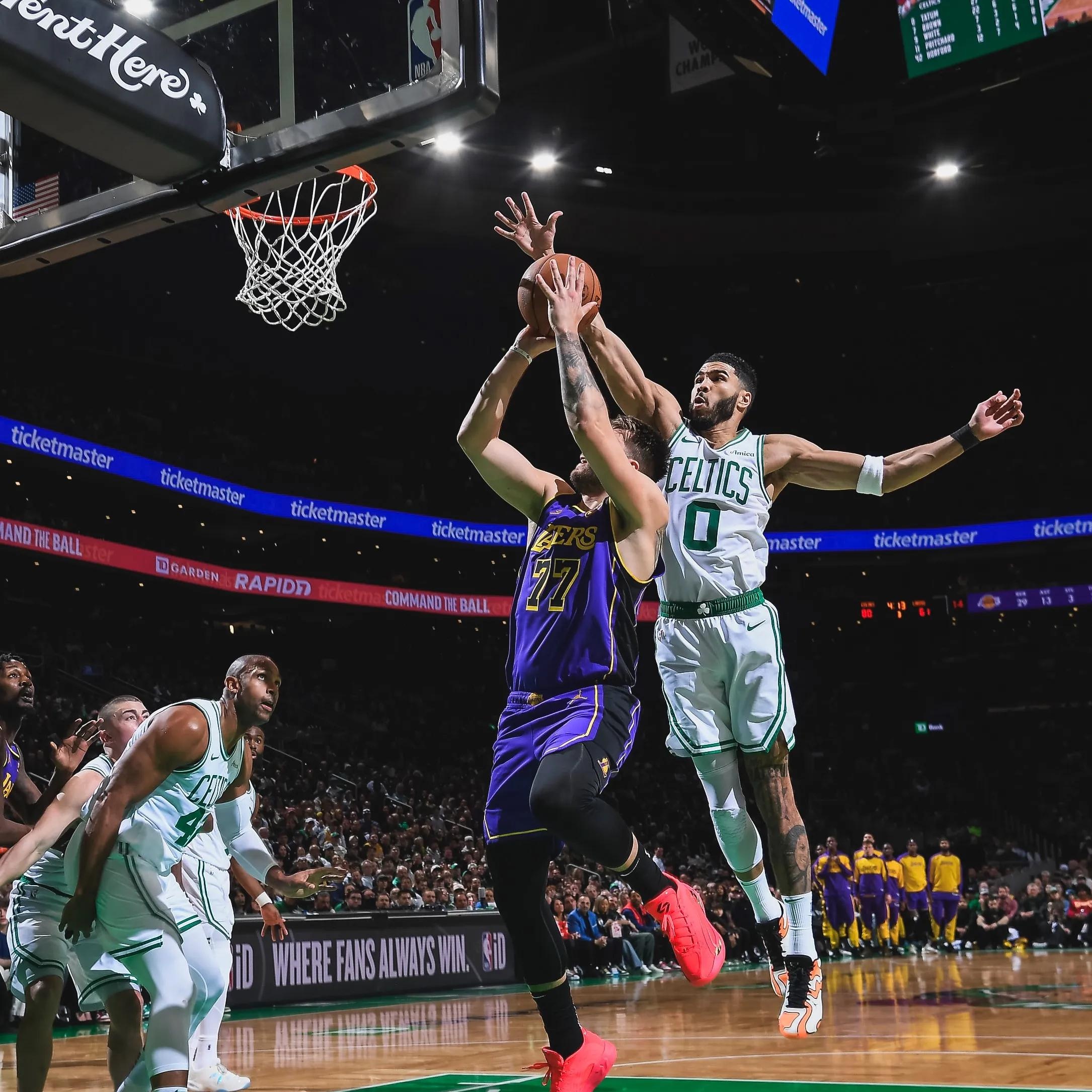 湖人险胜凯尔特人，拿下关键一胜